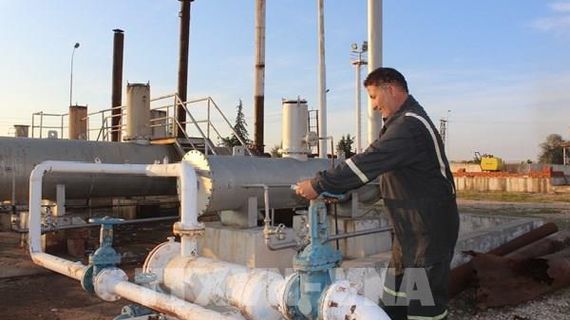 Giá dầu giảm sau động thái mới của Mỹ