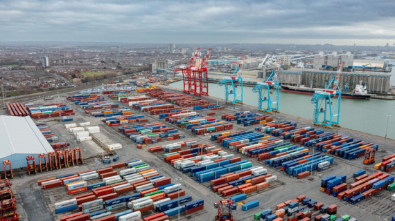 Tổng thống Trump khẳng định quyền áp thuế mới bất chấp phán quyết của Tòa án Tối cao