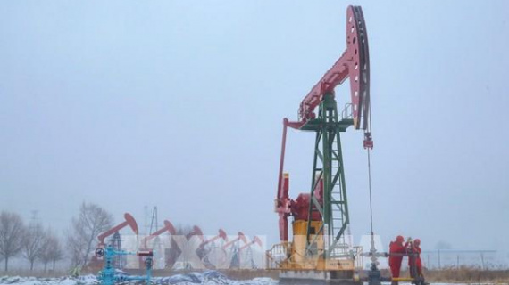 Giá dầu tăng mạnh sau các hoạt động quân sự của Iran nhằm vào UAE