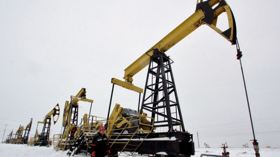 Giá dầu thế giới giảm hơn 2 USD nhờ thỏa thuận xuất khẩu mới tại Iraq