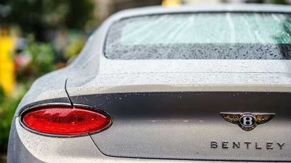 Lợi nhuận bốc hơi 42%, chỉ bán được hơn 10.000 xe, Bentley phải sa thải 6% lao động và tái cấu trúc lộ trình điện hóa