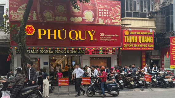 Giá vàng “bốc hơi” hơn 5 triệu đồng/lượng, bạc tiếp tục đi xuống