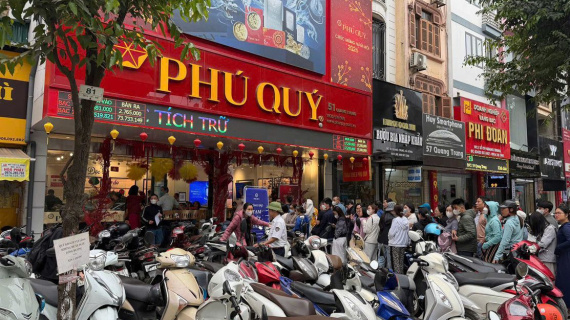 Giá vàng giảm thêm 2 triệu đồng/lượng, tỷ giá USD tiếp tục tăng