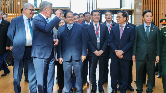 Thăm Tập đoàn khí đốt hàng đầu Nga, Thủ tướng hoan nghênh xây kho cảng LNG, nhà máy điện khí ở Việt Nam