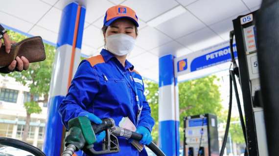 Bộ Tài chính đề xuất giảm 50% thuế môi trường với xăng dầu