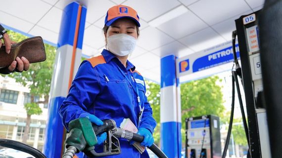 Bộ Tài chính đề xuất giảm 50% thuế môi trường với xăng dầu