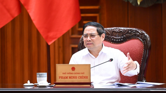 Thủ tướng yêu cầu không để thiếu nguồn cung xăng dầu