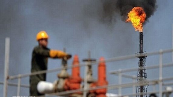 Giá dầu thế giới tăng mạnh do lo ngại về nguồn cung năng lượng