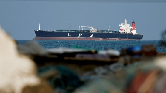 Được Iran 'bật đèn xanh', 2 tàu chở hàng ung dung vượt eo biển Hormuz hướng thẳng đến một quốc gia, không phải Nga hay Trung Quốc