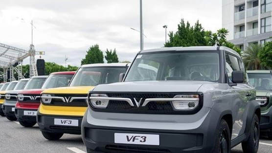 VinFast của ông Phạm Nhật Vượng báo kỷ lục khó tin: hoàn tất hơn 3.500 đơn hàng ô tô điện chỉ trong 1 ngày