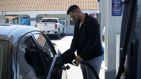 Giá xăng Mỹ vượt ngưỡng 4 USD mỗi gallon, cao nhất trong hơn 2 năm