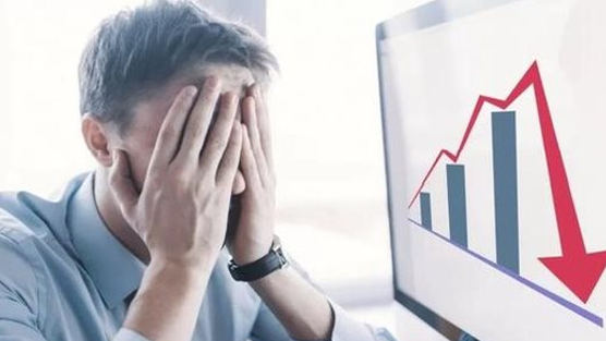 Phiên 5/3: Khối ngoại bán ròng đột biến hơn 3.200 tỷ đồng, cổ phiếu nào bị “xả” mạnh nhất?