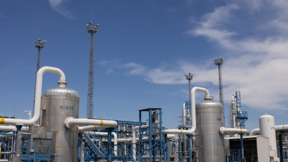 Sau “cơn sốt” giá dầu, giá khí đốt tại châu Âu tăng vọt 30%