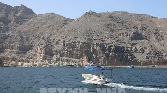 Mỹ ra tối hậu thư về eo biển Hormuz trước giờ đàm phán với Iran