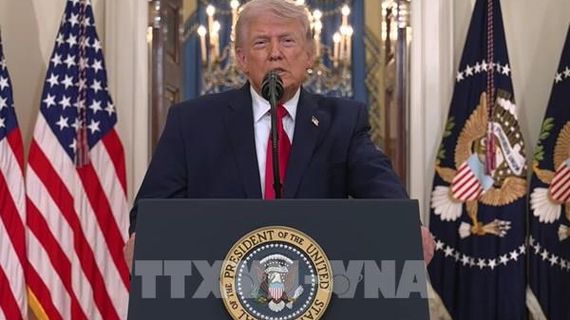 Tổng thống Mỹ D.Trump chỉ thị hải quân phong tỏa eo biển Hormuz