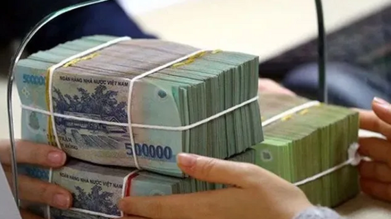 Chuyên gia ADB: Thanh khoản ngân hàng chịu áp lực nhưng vẫn trong tầm kiểm soát, dư địa tài khóa rộng mở