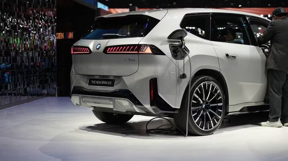 BMW kỳ vọng phục hồi nhờ chiến lược xe điện mới