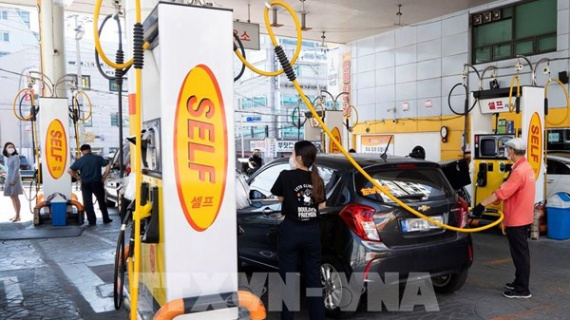 Giá xăng Hàn Quốc vượt 2.000 won/lít sau gần 4 năm