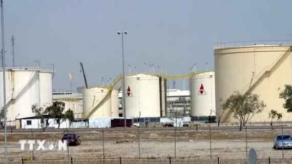 Thị trường dầu thô mất hơn 50 tỷ USD sau gần 50 ngày xung đột