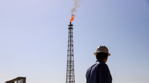 Giá dầu thô tăng gần 7% do xung đột Trung Đông kéo dài