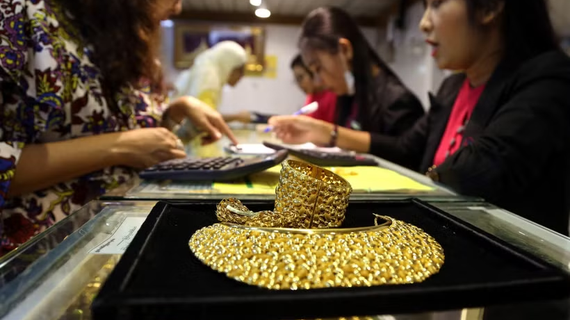 Giá vàng giảm trước kỳ vọng về cuộc đàm phán hòa bình Mỹ-Iran