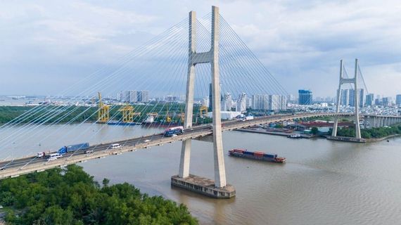 Cầu dây văng tĩnh không cao nhất Việt Nam trị giá 23.000 tỷ, kết nối tới siêu dự án 16 tỷ USD sắp đạt cột mốc then chốt trong vài ngày tới
