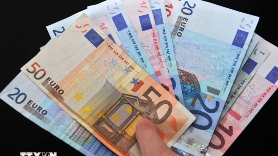 ECB giữ nguyên lãi suất trước xung đột Trung Đông gây áp lực lạm phát