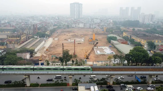 Nguy cơ dư cung căn hộ cao cấp “phủ bóng” thị trường bất động sản