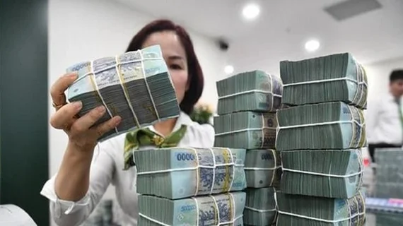 Lãi suất gửi tiết kiệm ngân hàng cán mốc 10%/năm