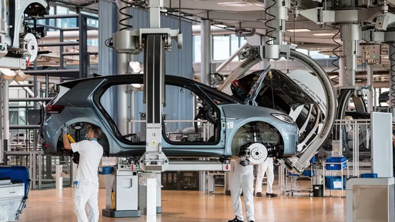 Các hãng xe châu Âu chịu thiệt hại hơn 8 tỷ euro vì thuế quan của Mỹ