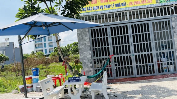 [Chùm ảnh] Chuyện gì đang xảy ra với thị trường bất động sản phía Nam?