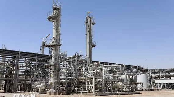 Xuất khẩu dầu của Iraq qua eo biển Hormuz giảm 90% trong tháng 4