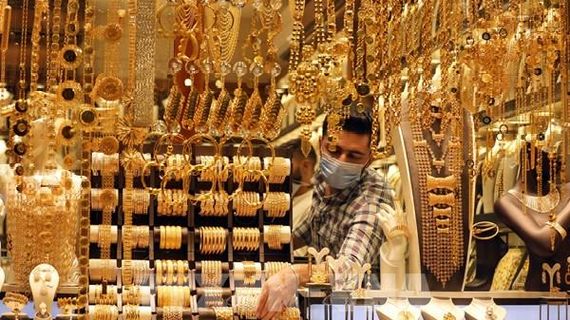 Giá vàng châu Á giảm do áp lực từ đồng USD và lợi suất trái phiếu Mỹ