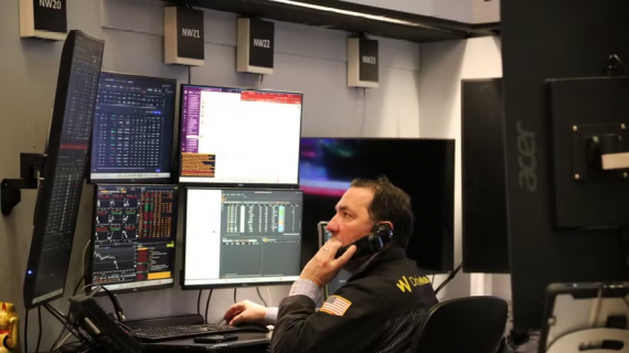 Chỉ số Dow Jones lập đỉnh mới nhờ cổ phiếu y tế và tiêu dùng
