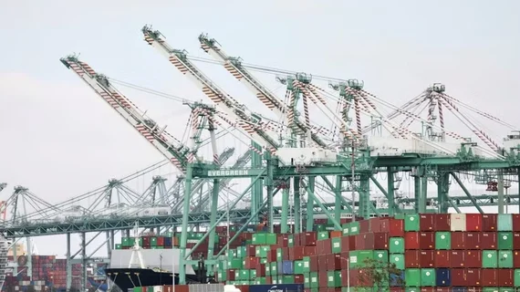 Tòa phúc thẩm liên bang Mỹ cho phép tiếp tục thu thuế quan toàn cầu 10%