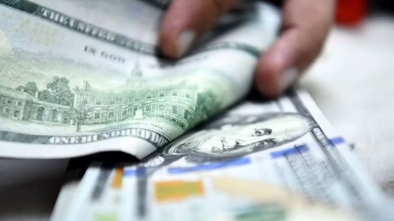 Giới siêu giàu Mỹ tích trữ tiền mặt kỷ lục trong bối cảnh biến động thị trường