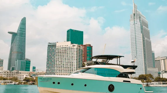 Đại hạ giá 4 lần gần 14 tỷ, du thuyền của bà Trương Mỹ Lan vẫn không có người mua
