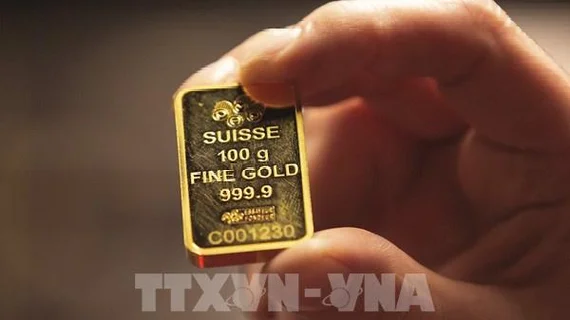 Giá vàng tiếp tục giảm sau khi để tuột mốc 4.000 USD/ounce