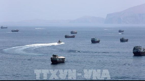 Eo biển Hormuz nhộn nhịp trở lại