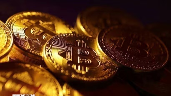 Bitcoin giảm về 62.600 USD, áp lực gia tăng sau động thái bán của MicroStrategy