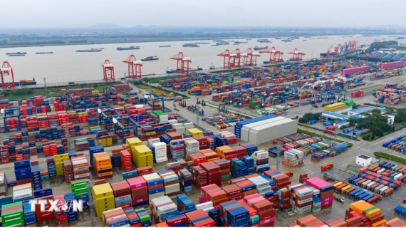 Xuất khẩu Trung Quốc dự kiến tăng mạnh trong tháng 5/2026