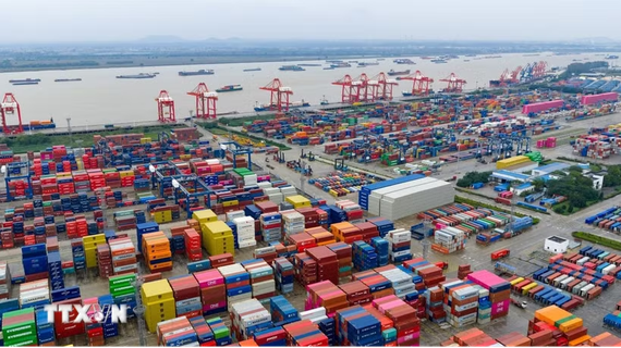 Xuất khẩu Trung Quốc dự kiến tăng mạnh trong tháng 5/2026