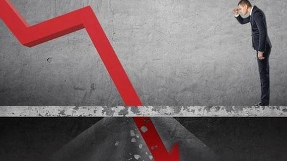 Nhà đầu tư chứng khoán nên hành động ra sao sau phiên VN-Index lao dốc gần 50 điểm rồi 