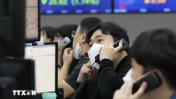 Nỗi lo ngành bán dẫn đạt đỉnh khiến cổ phiếu công nghệ lao dốc