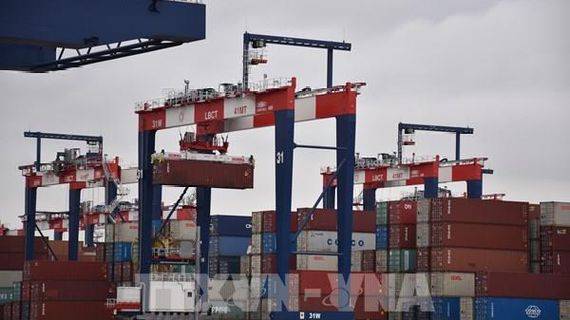 Các đối tác thương mại đồng loạt phản ứng với thuế quan mới của Mỹ