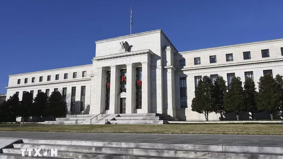 Fed dự kiến giữ nguyên lãi suất trong năm 2026 dựa trên phân tích Natixis