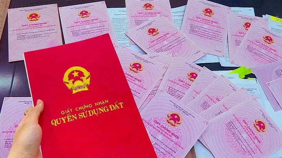 Đề xuất cấp Giấy chứng nhận quyền sử dụng đất (sổ đỏ) dưới dạng điện tử