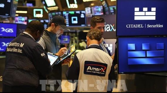 Chỉ số S&P 500 giảm điểm trước khi Mỹ tiến hành hoạt động quân sự mới nhằm vào Iran