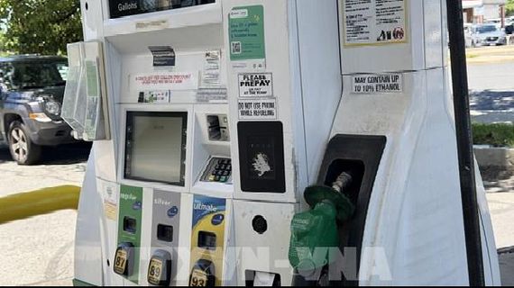 Giá dầu thô thế giới tăng mạnh nhất kể từ tháng 3/2026