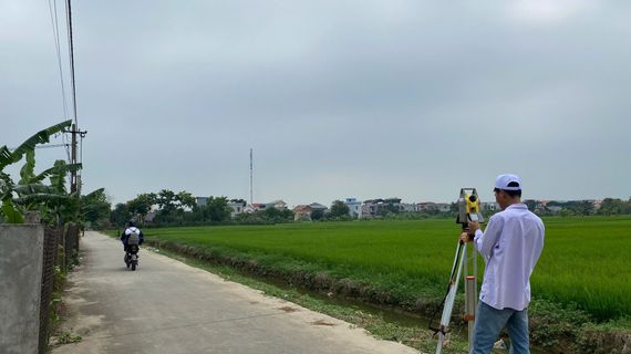 Hộ liền kề vắng mặt, không ký giáp ranh có được cấp sổ đỏ không?